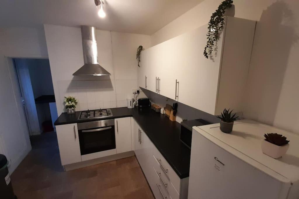 Spacious 4 Bedroom, Free Netflix, Central Location Cardiff Eksteriør billede