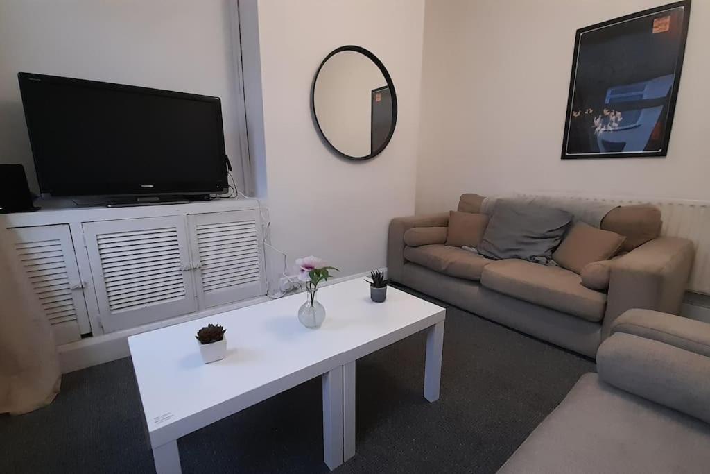 Spacious 4 Bedroom, Free Netflix, Central Location Cardiff Eksteriør billede