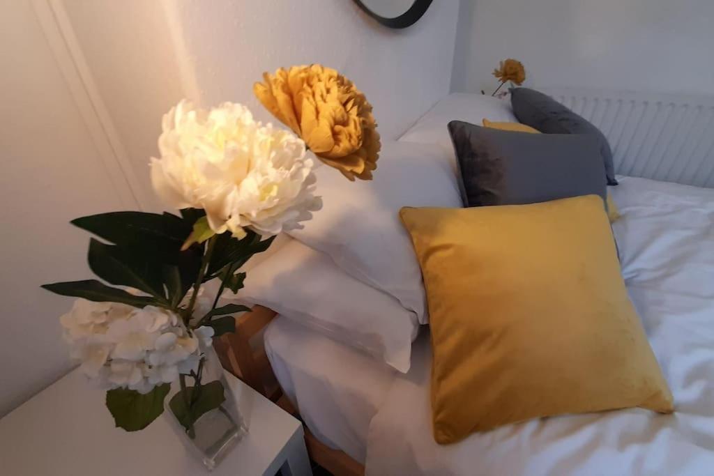 Spacious 4 Bedroom, Free Netflix, Central Location Cardiff Eksteriør billede